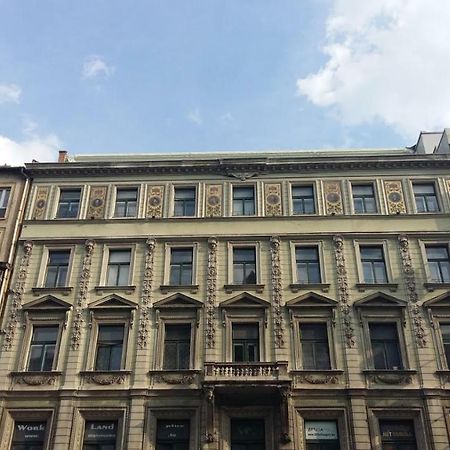 Deluxe Downtown Home 2 Bedrm, 2 Bathrm Budapest Exterior photo