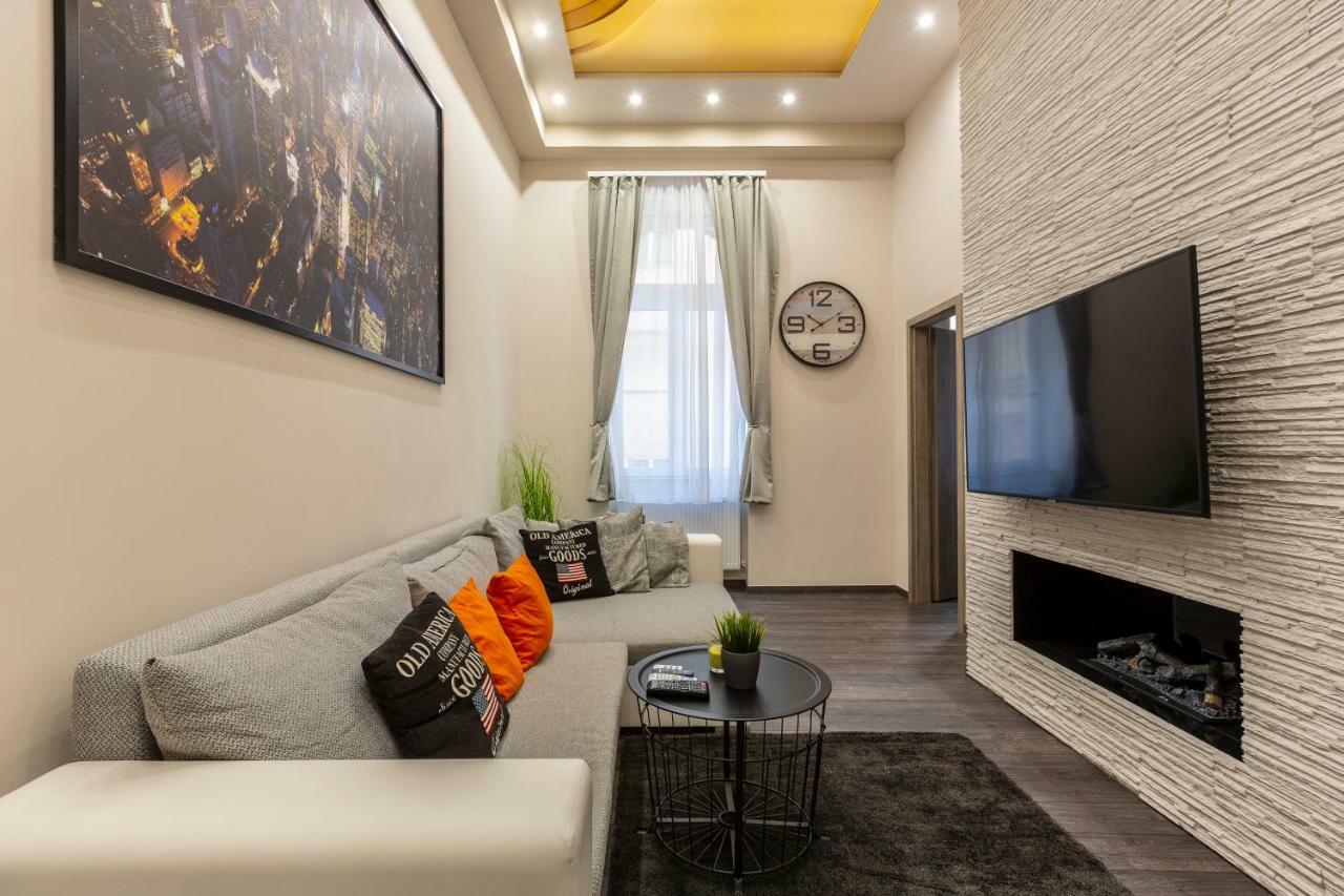 Deluxe Downtown Home 2 Bedrm, 2 Bathrm Budapest Exterior photo