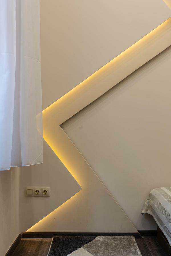 Deluxe Downtown Home 2 Bedrm, 2 Bathrm Budapest Exterior photo